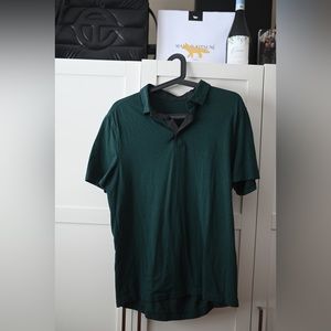 Lululemon men’s evolution polo in green.